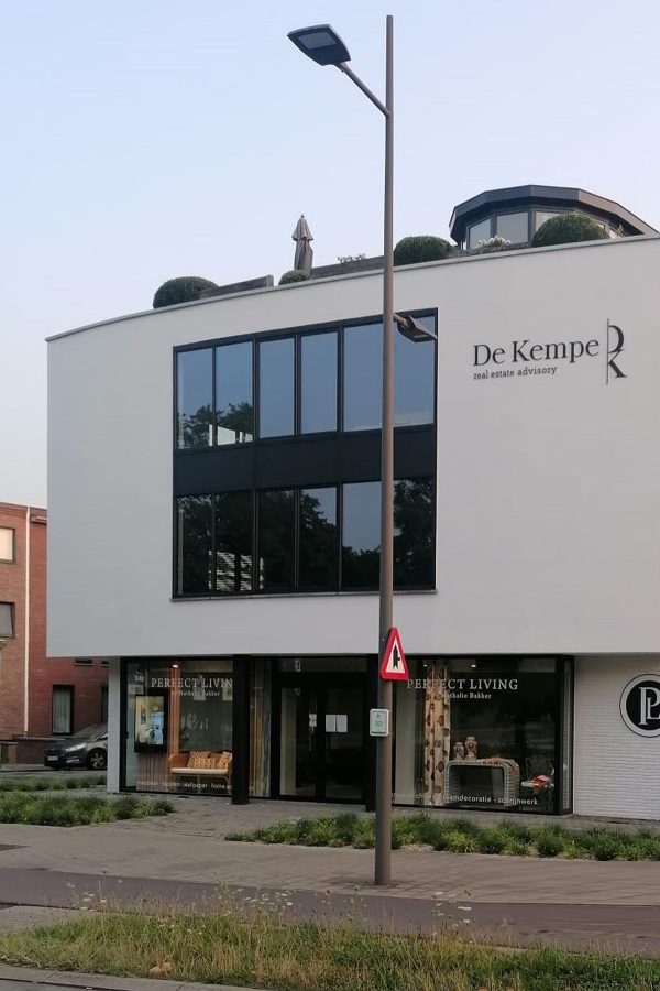 ww-interior schilderwerken buiten 2 staand